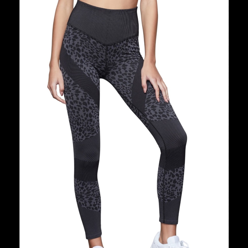Good American Active Leopard Seamless 7/8 Leggings Black/Gray Size Small